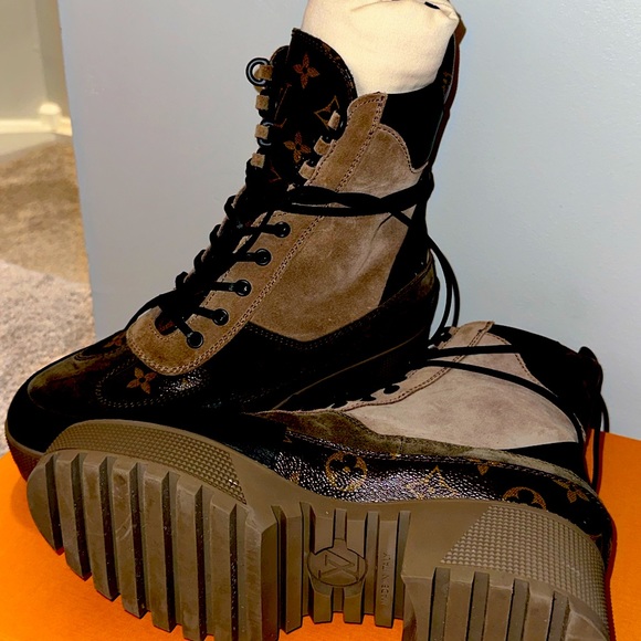 Laureate Platform Desert Boot - Picture 1 of 11